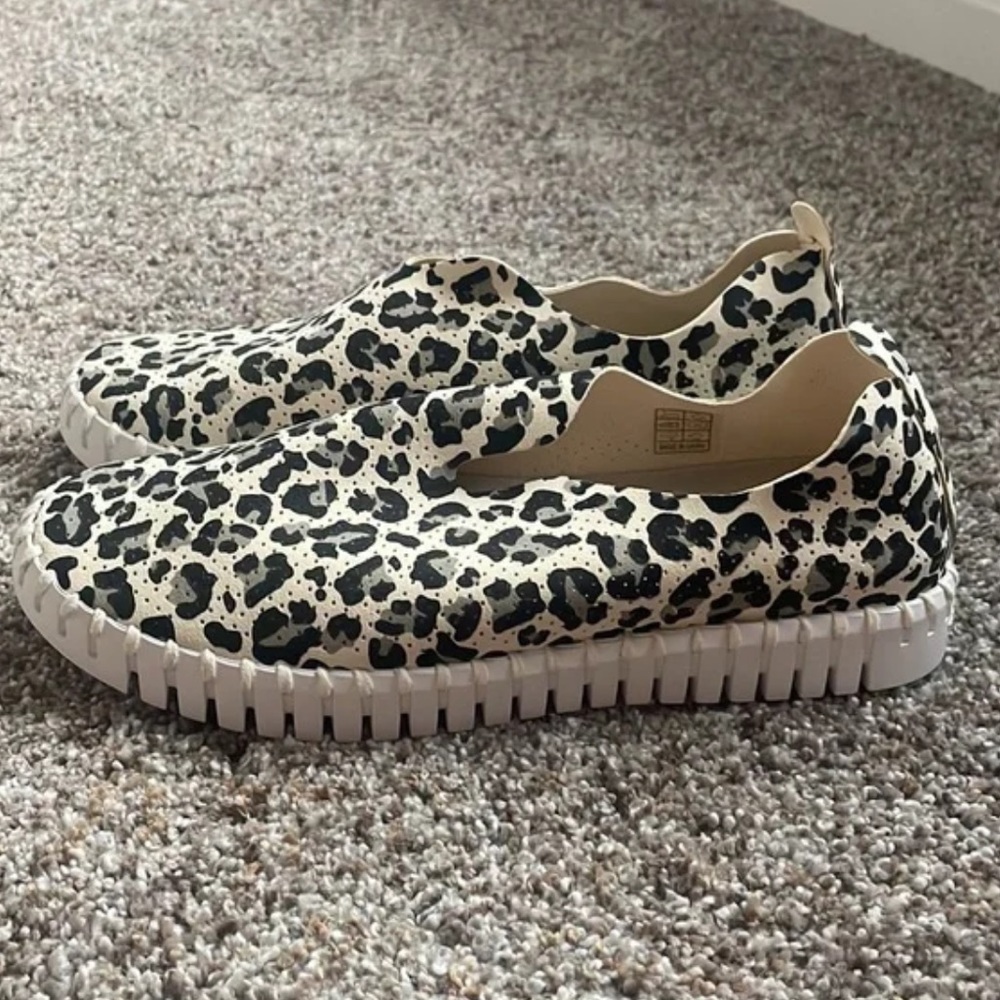 Ilse Jacobsen Black and White Slip-On Shoes